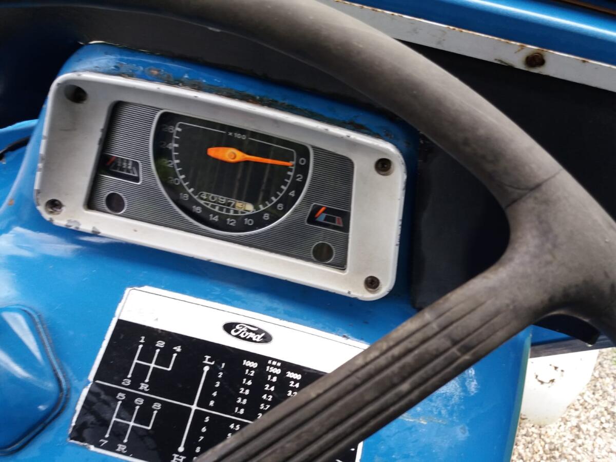 Traktor Ford 2000 3