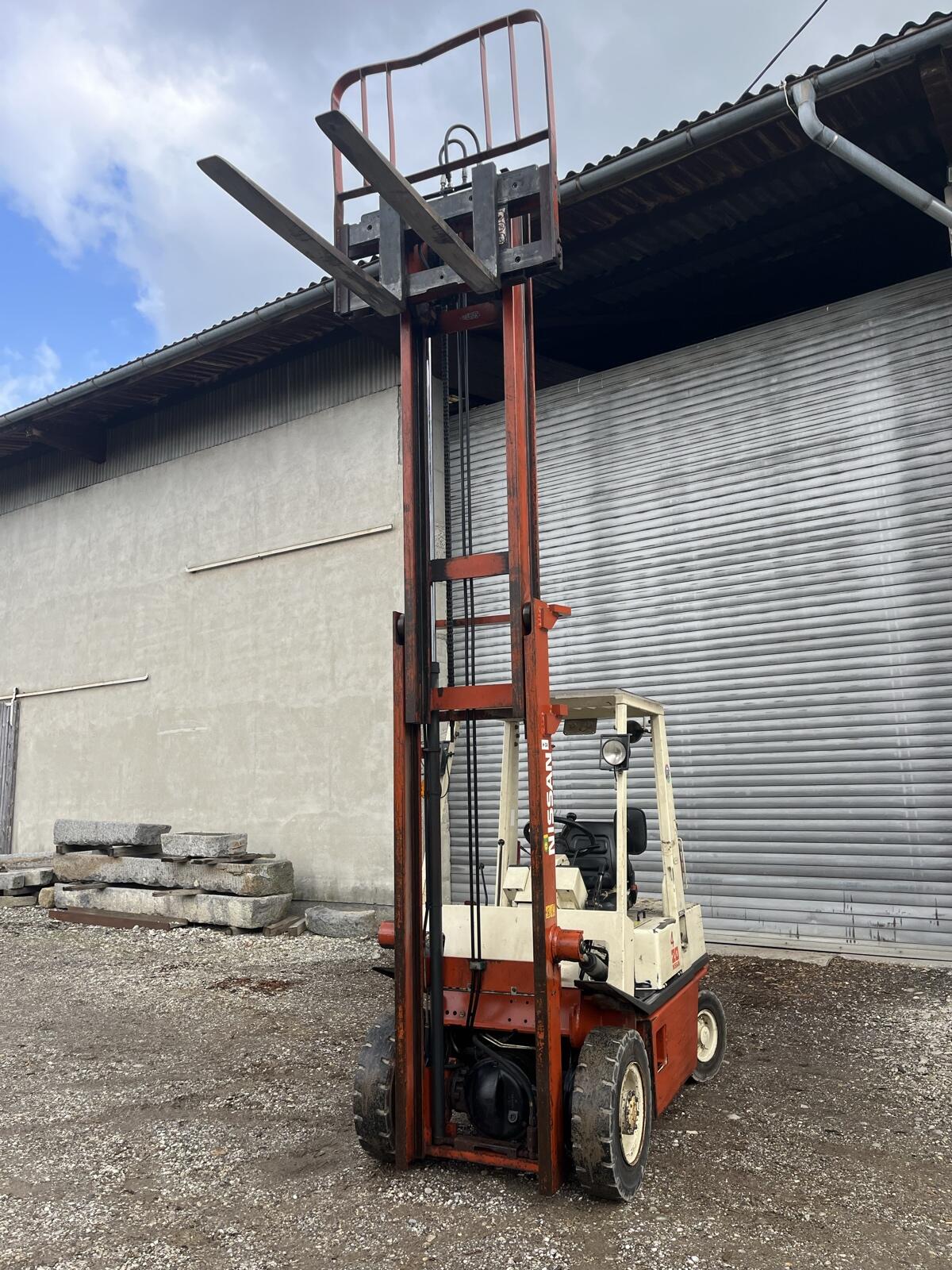 Nissan Dieselstapler EH02 2