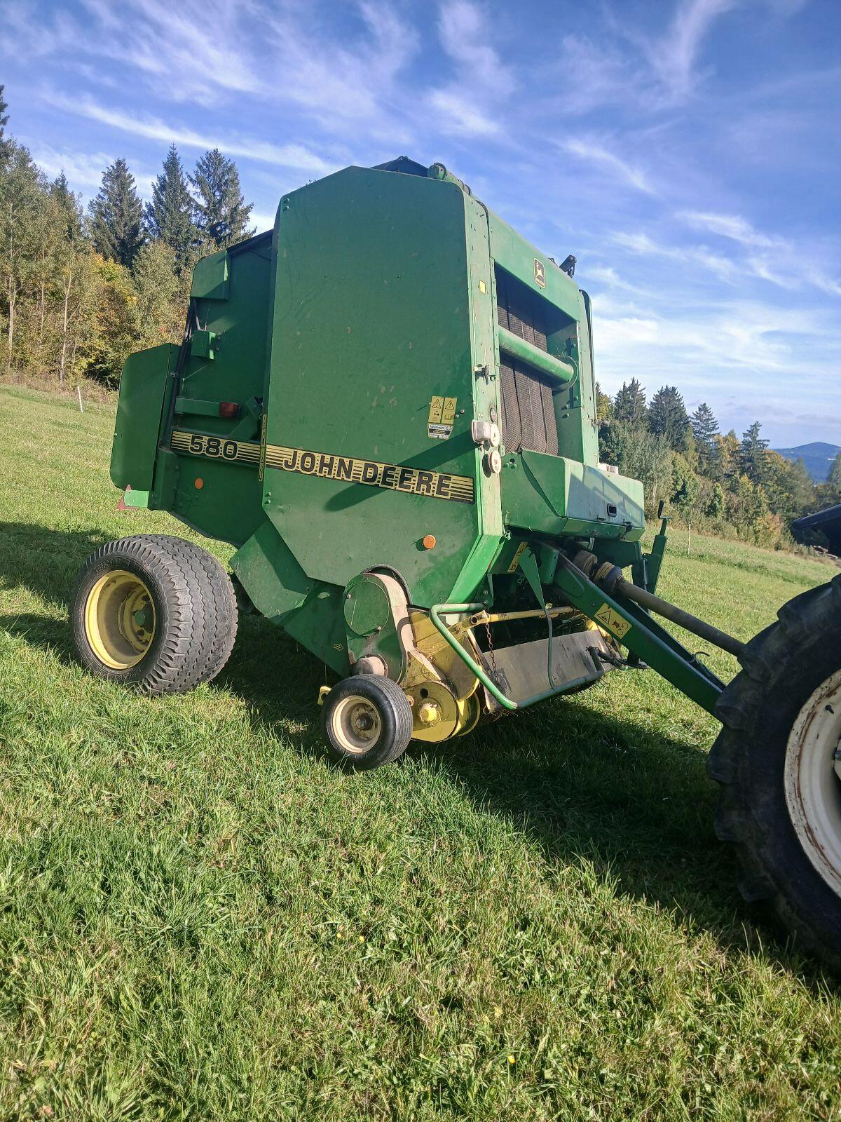 Rundballenpresse John Deere 580 2