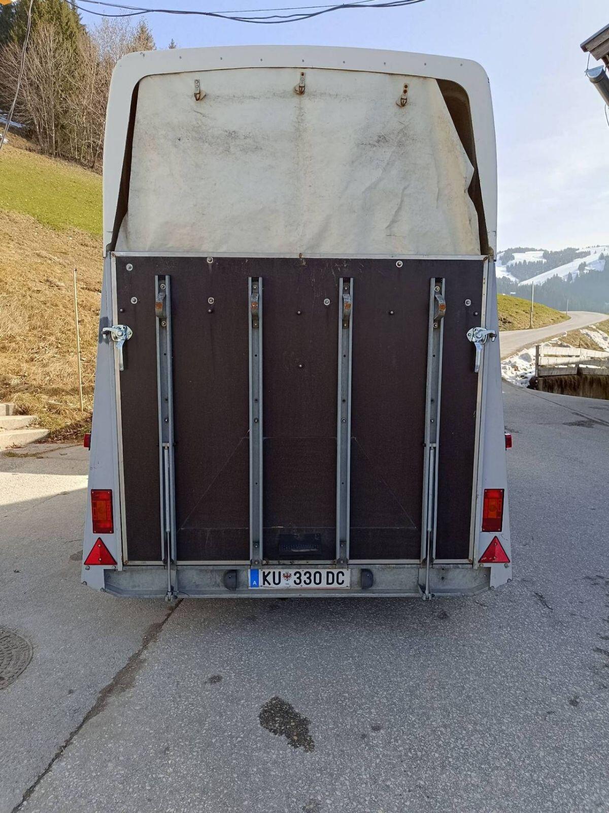 Humbaur Pferdeanhänger HP2000 3