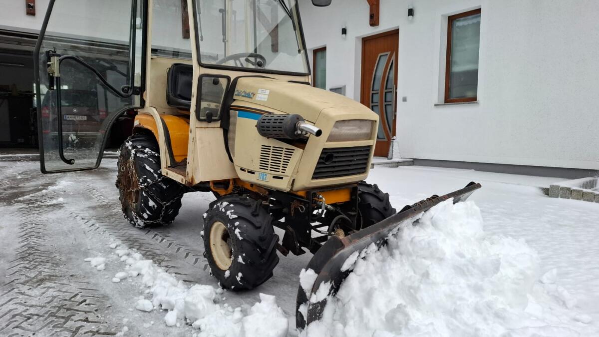 Cub Cadet Schneeräumfahrzeug Futterschieber 2