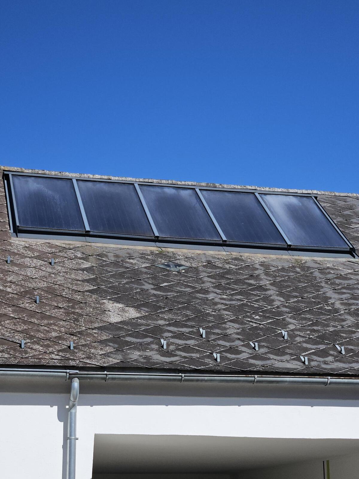 Solaranlange, Ausstiegsfenster, Schubtor, Dachrinenhaken usw 1