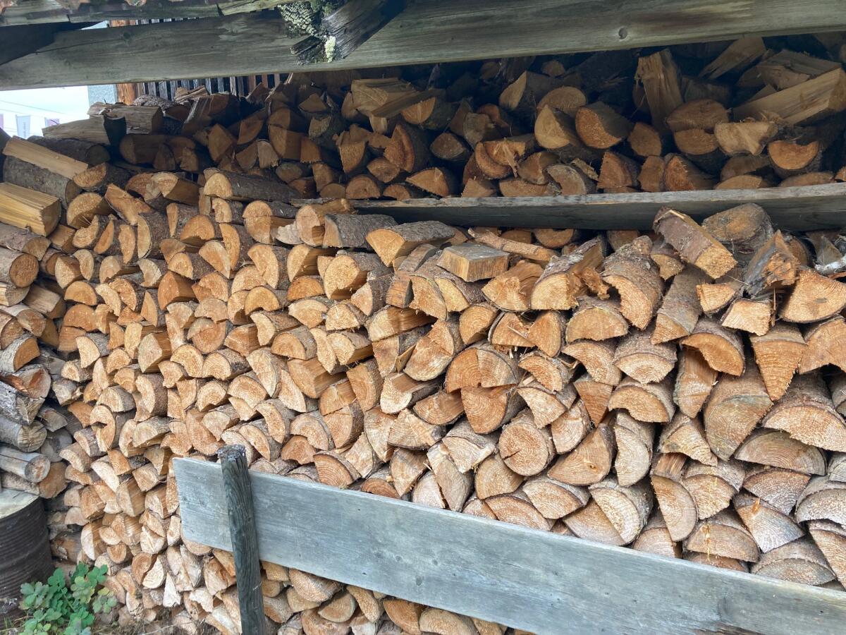 Verkaufe Fichtenbrennholz, 33 cm Scheiter um € 55,- pro fm 2