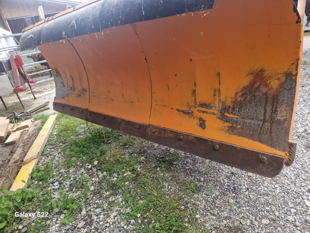 Kahlbacher HES 230 e Schneepflug 2