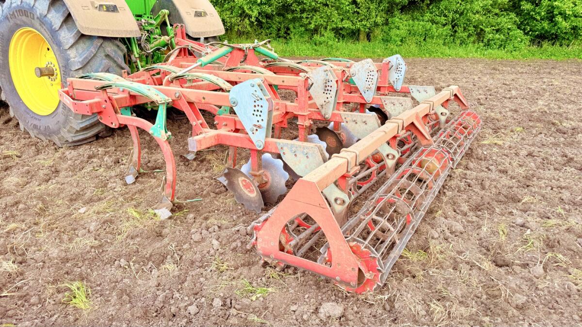 KVERNELAND CLD 470 CLC - Flügelschargrubber Steinsicherung 2
