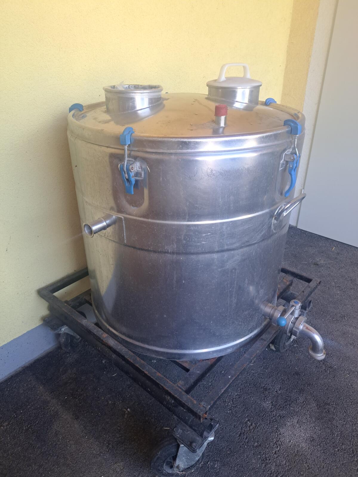 Milchtank 1