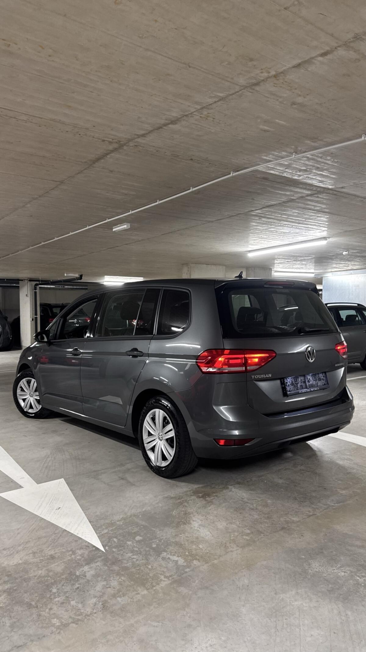VW Touran 1.6TDi DSG 3