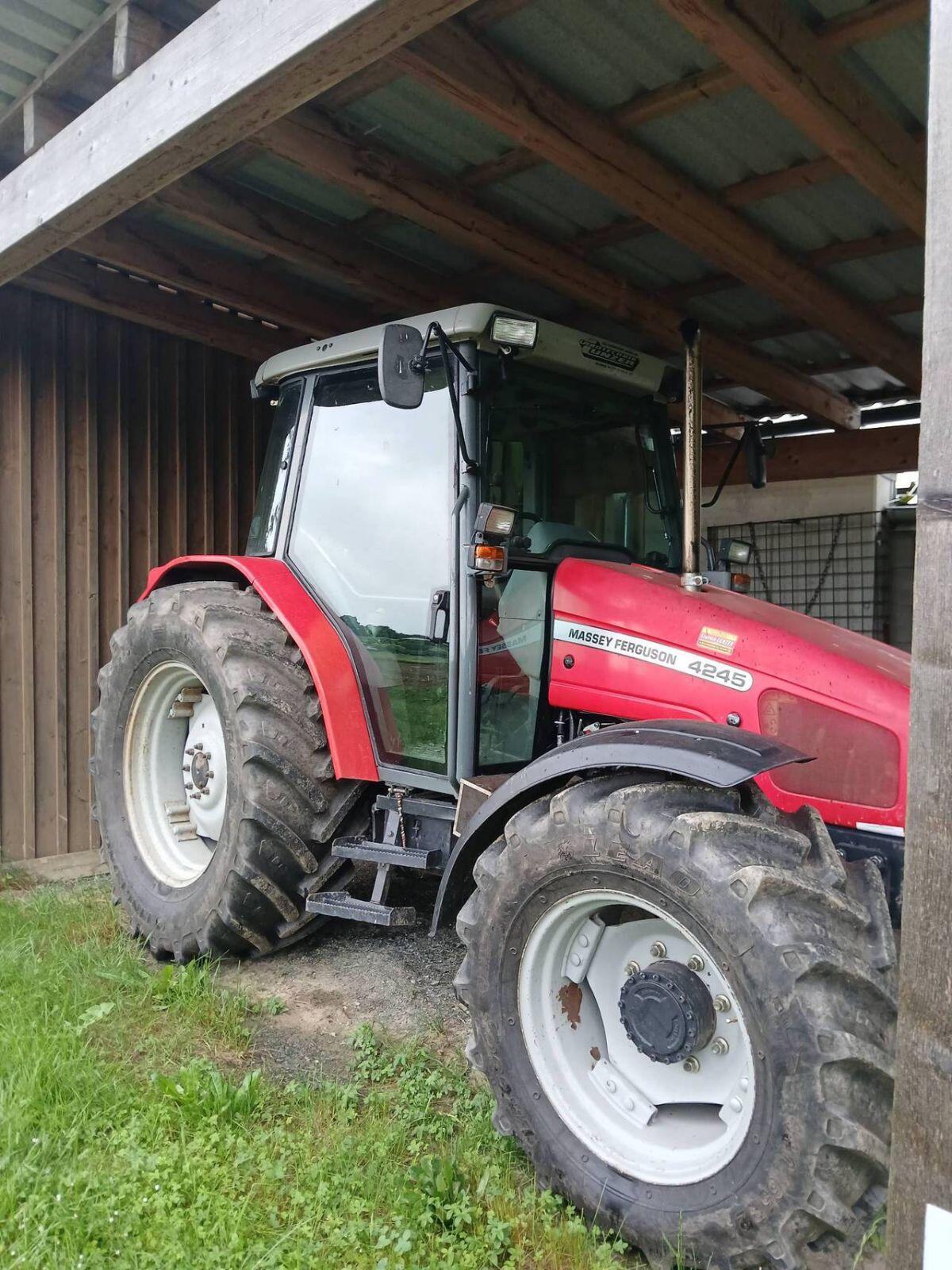 Massey Ferguson 4245 2
