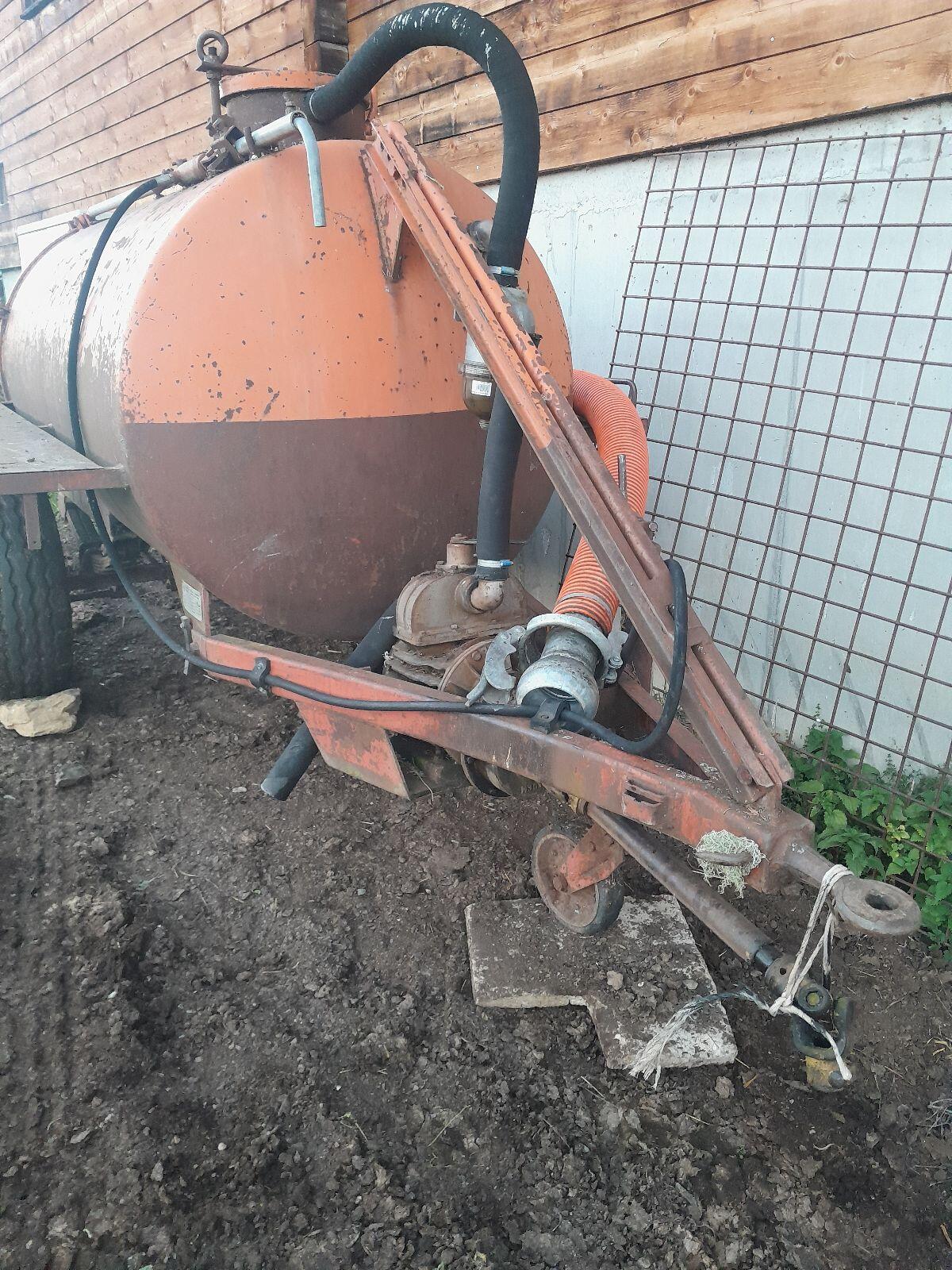 Verkaufe Bauer Güllefass 2200l 3