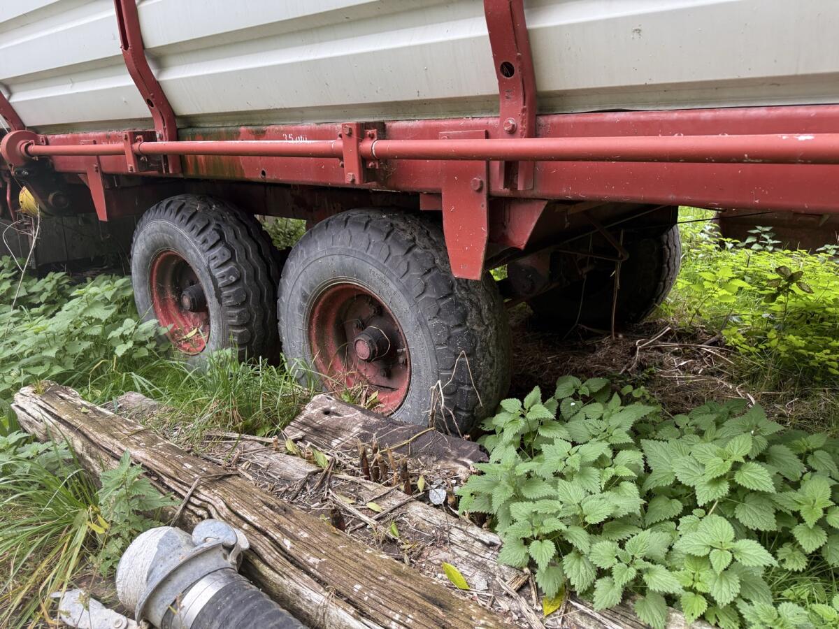 Pöttinger Erntewagen 2 Ladewagen 3
