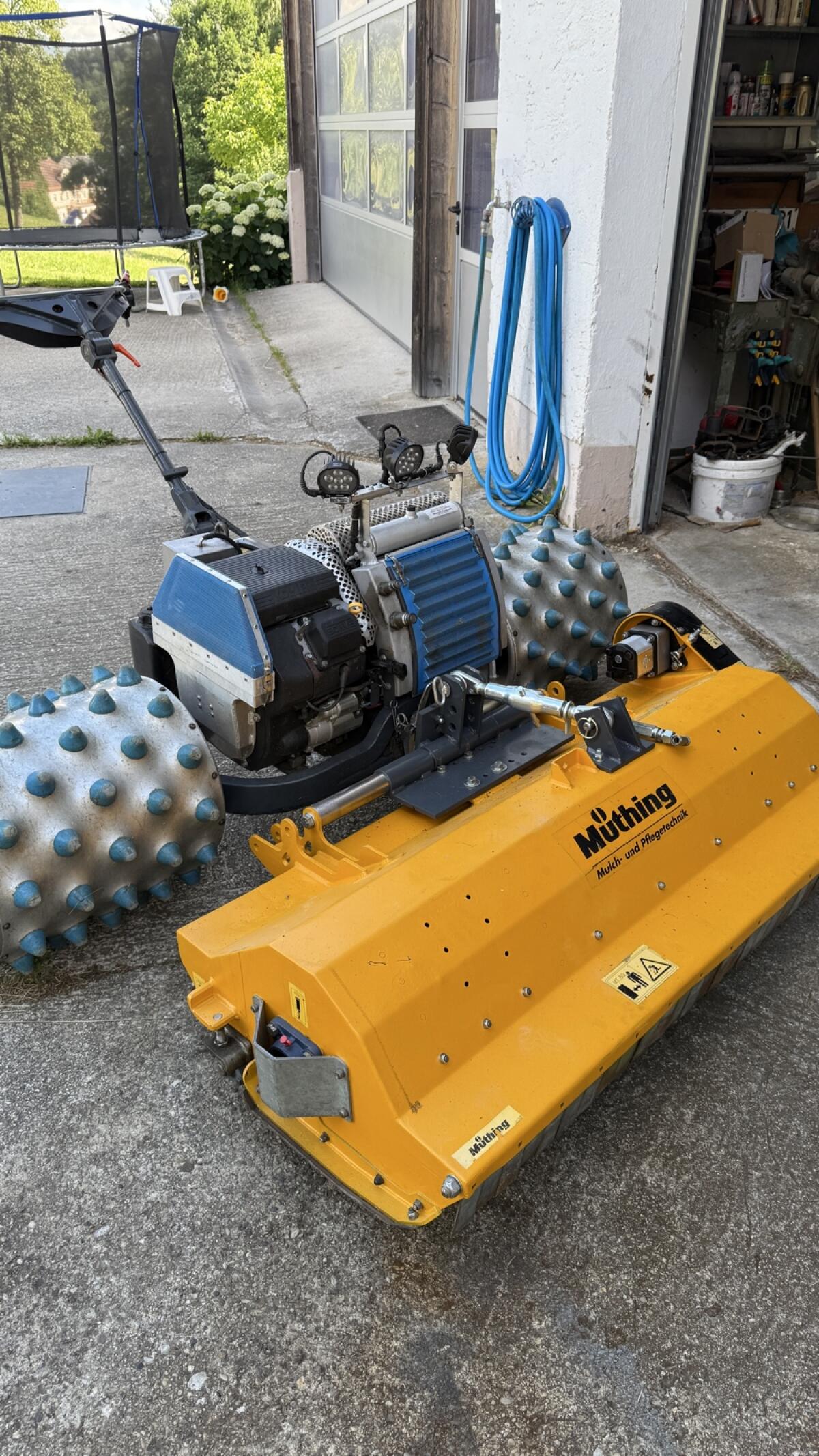 Brielmaier 27 Motormäher mit Mähwerk 235 und Müthing Mulcher 3
