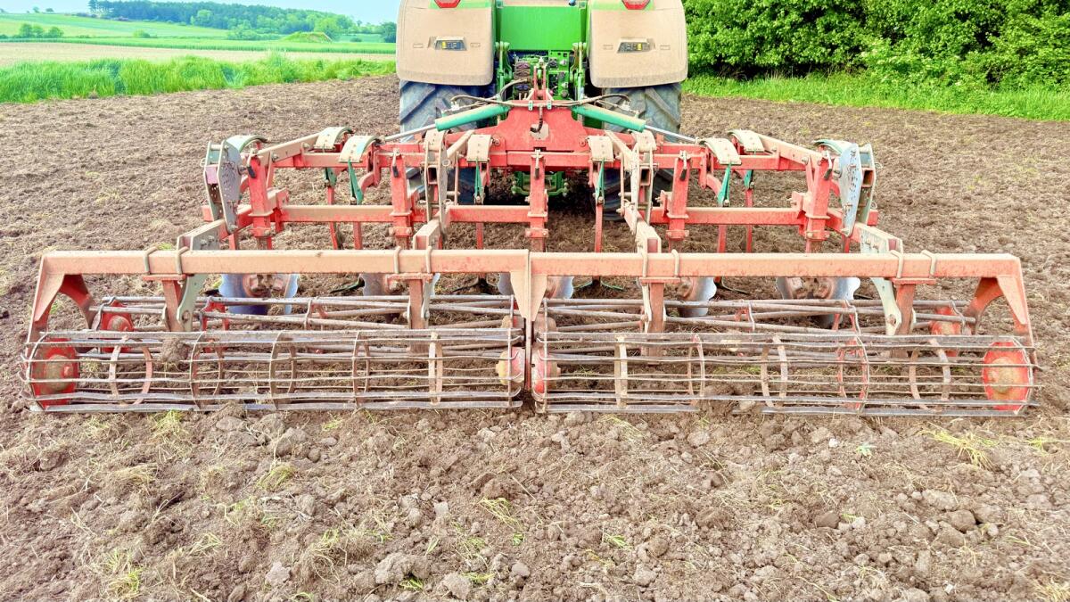KVERNELAND CLD 470 CLC - Flügelschargrubber Steinsicherung 3