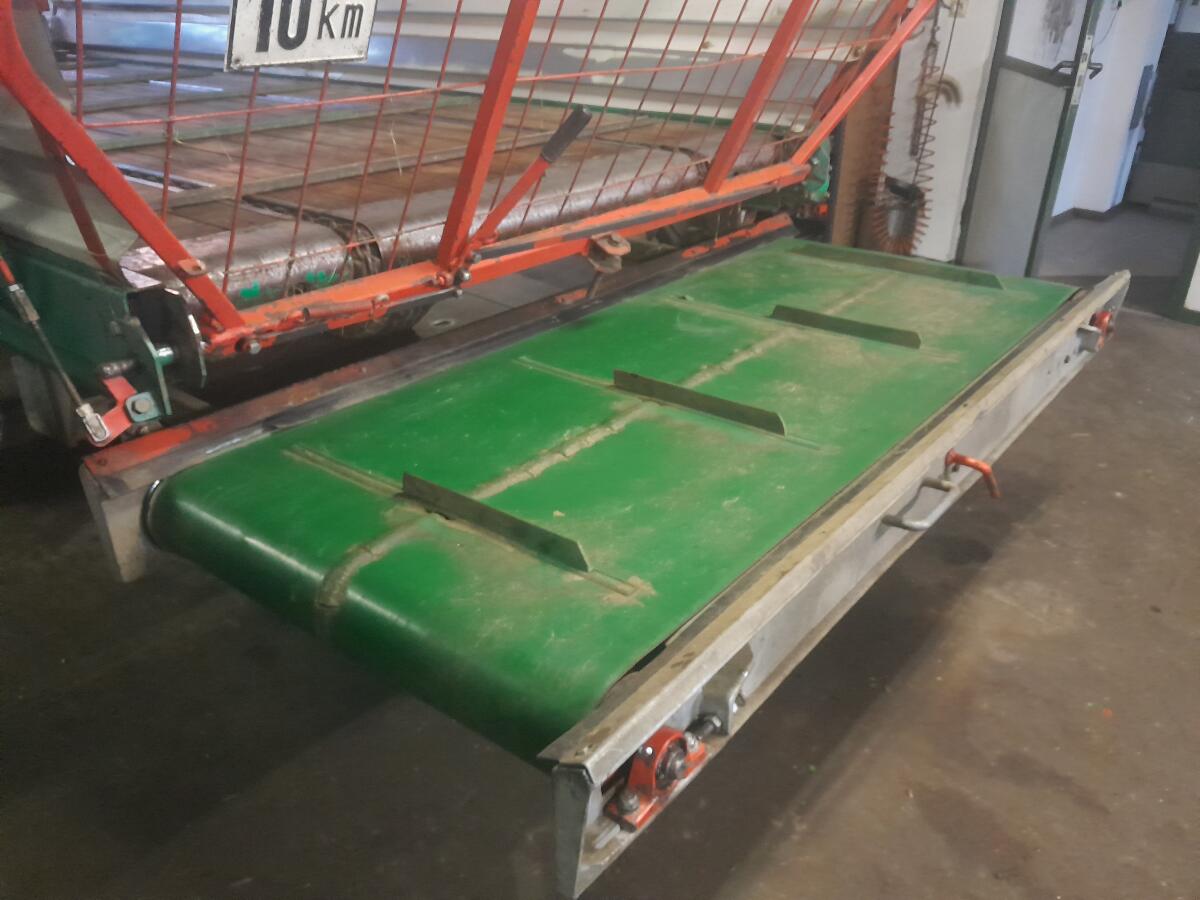 Sonstige Fütterungstechnik Förderband Gras 1