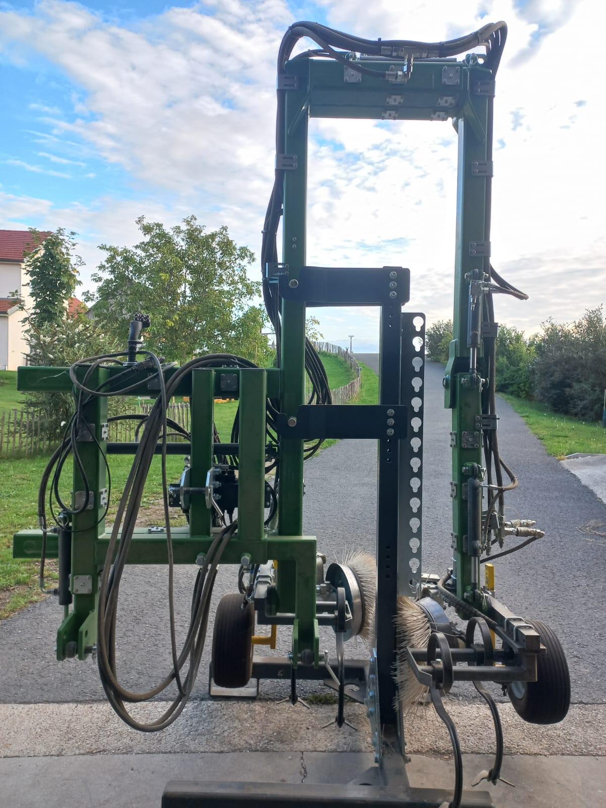 Überzeilen Geräteträger mit Stockbürste 2