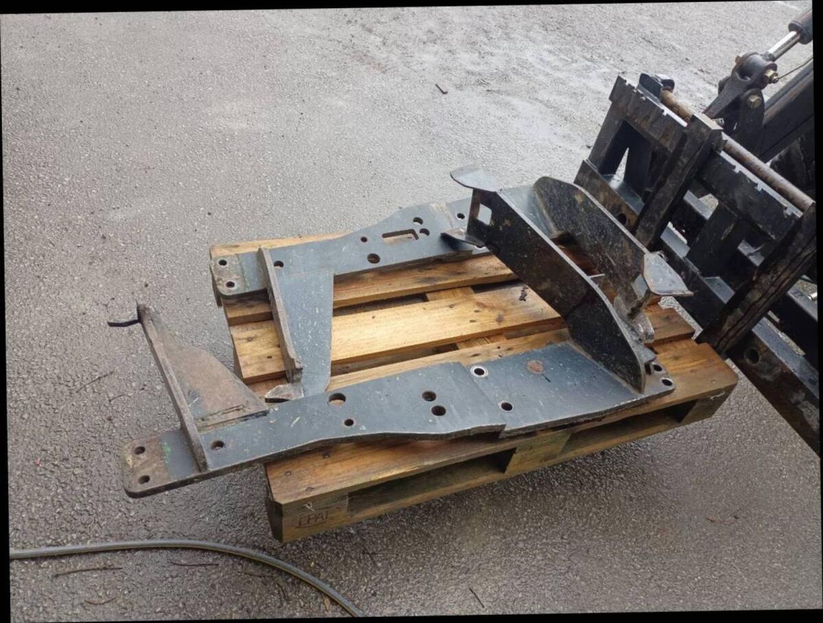 Hydrac Frontladerkonsole zu John Deere 6000 Serie 6110 1