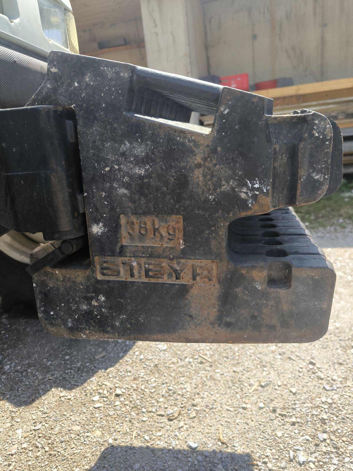 Steyr Universal Frontgewichte inkl. Anbauplatte 2