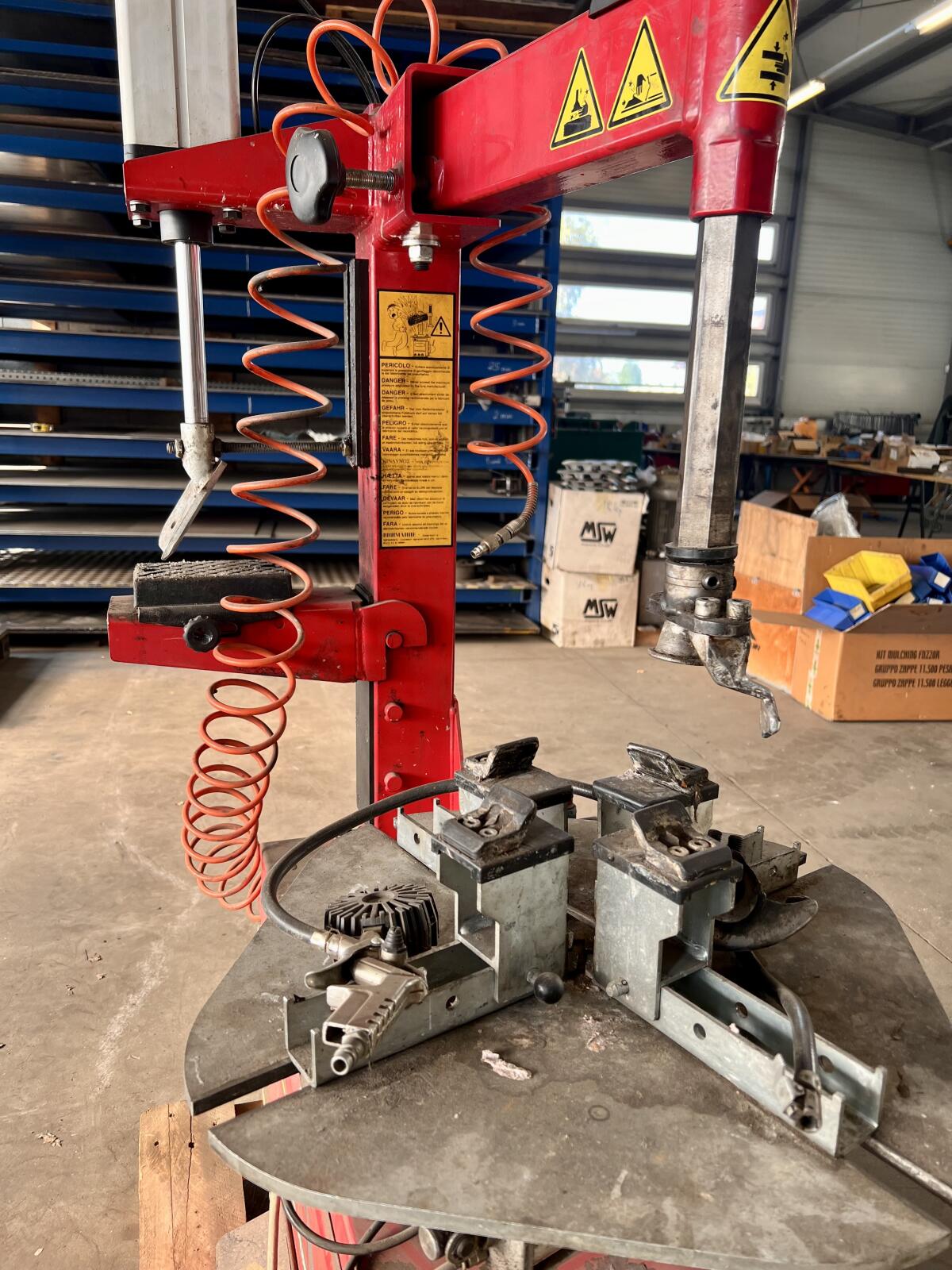 Reifenmontiermaschine Mondolfo Ferro Aquila GP20 2