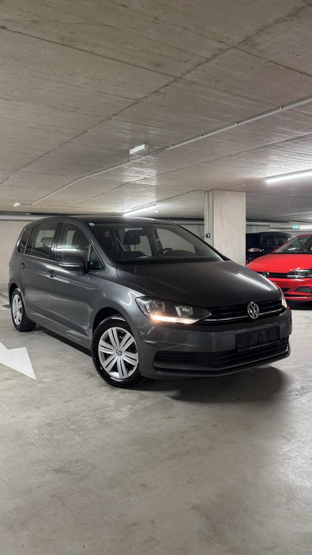 VW Touran 1.6TDi DSG 2