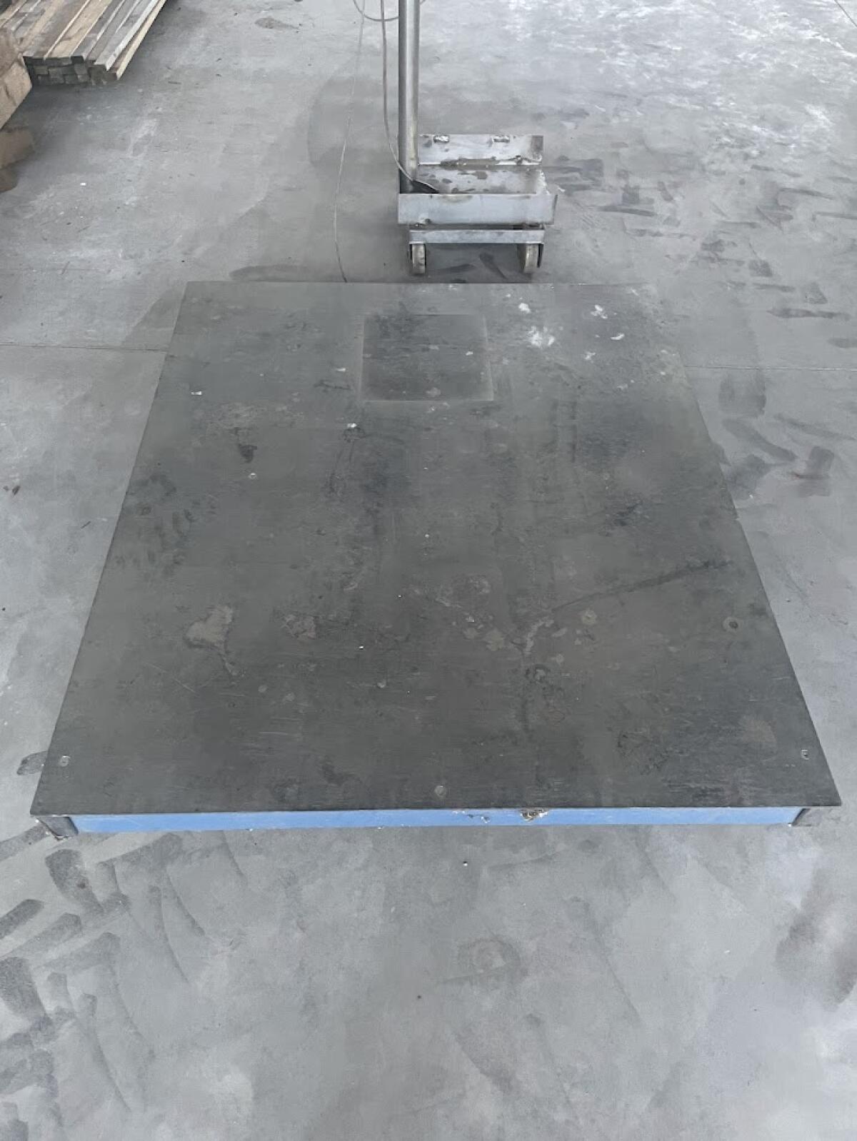 Plattformwaage 3.000 kg Kern 3