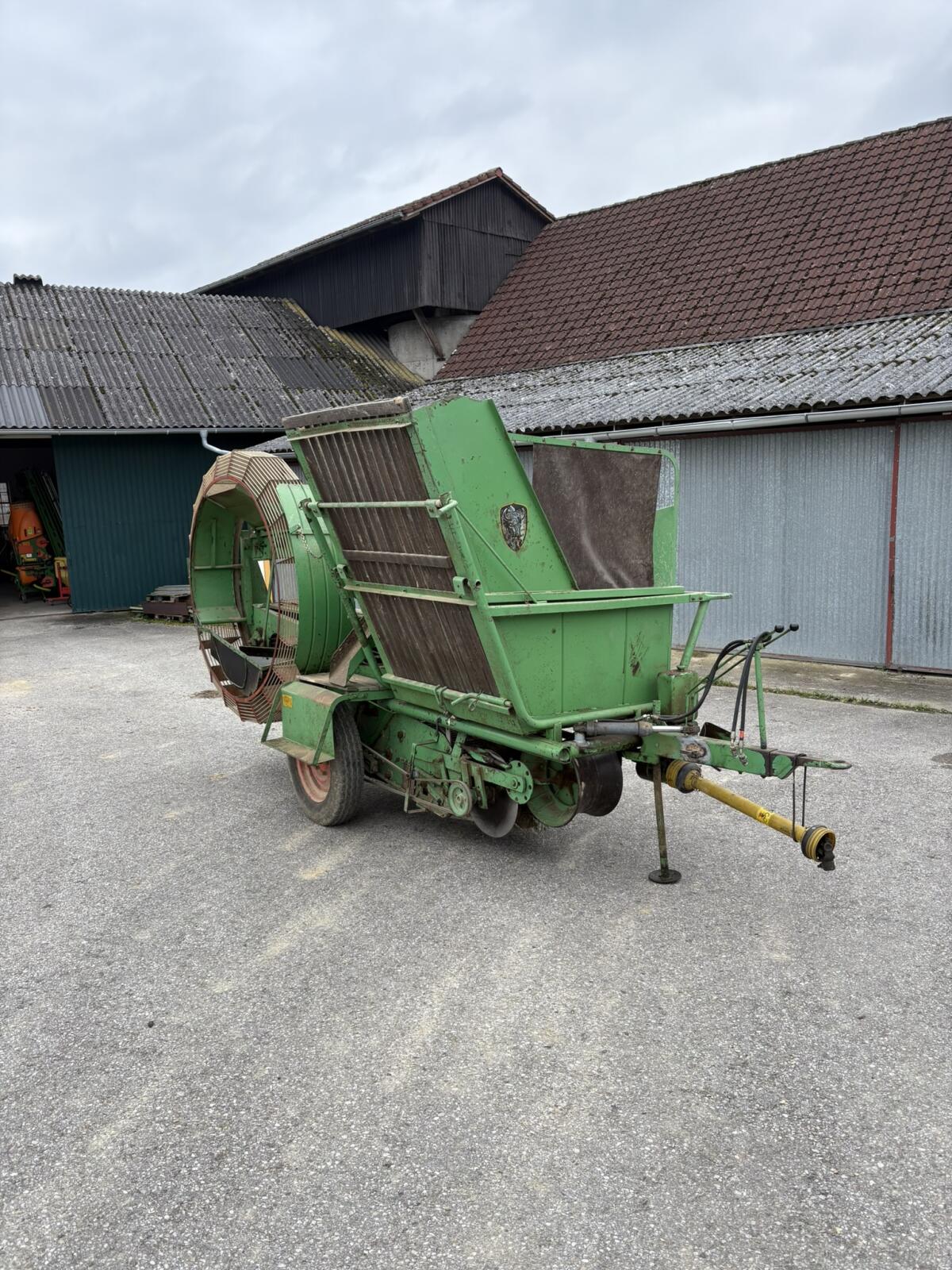 Wiesent Kartoffelvollernter 1