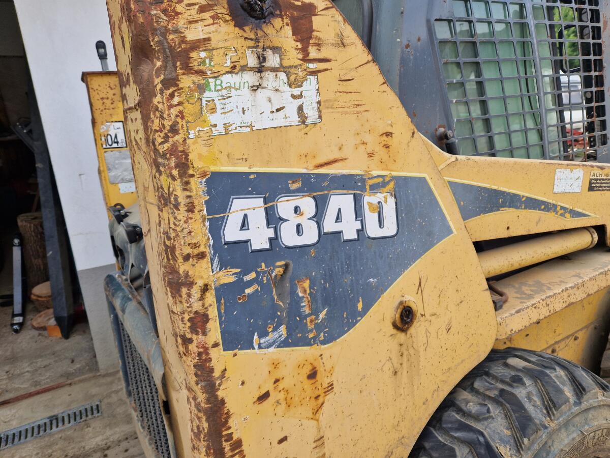 Gehl 4840 Ersatzteile, Palettengabel und Schaufel 2