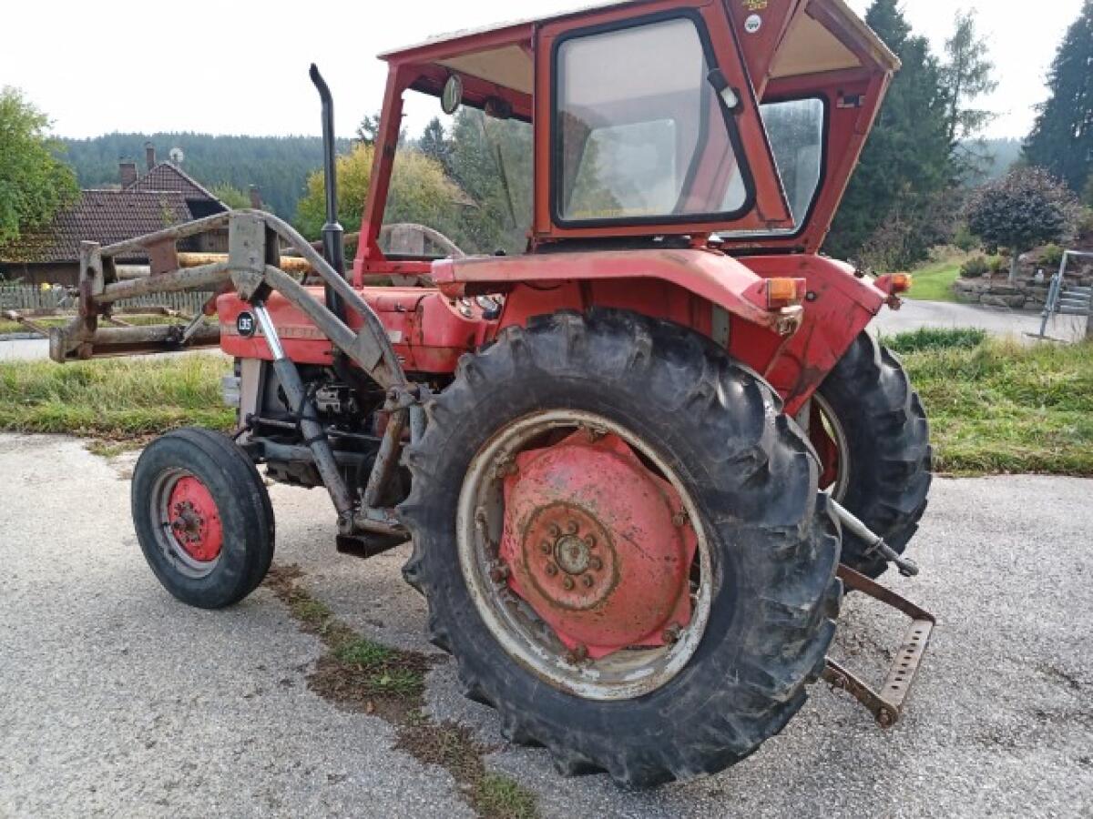 Traktor Massey Ferguson 135 3