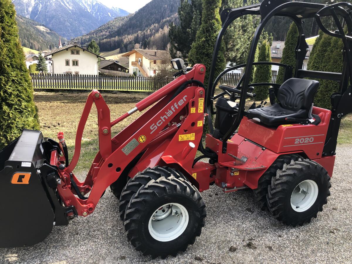Hoflader Schäffer 2