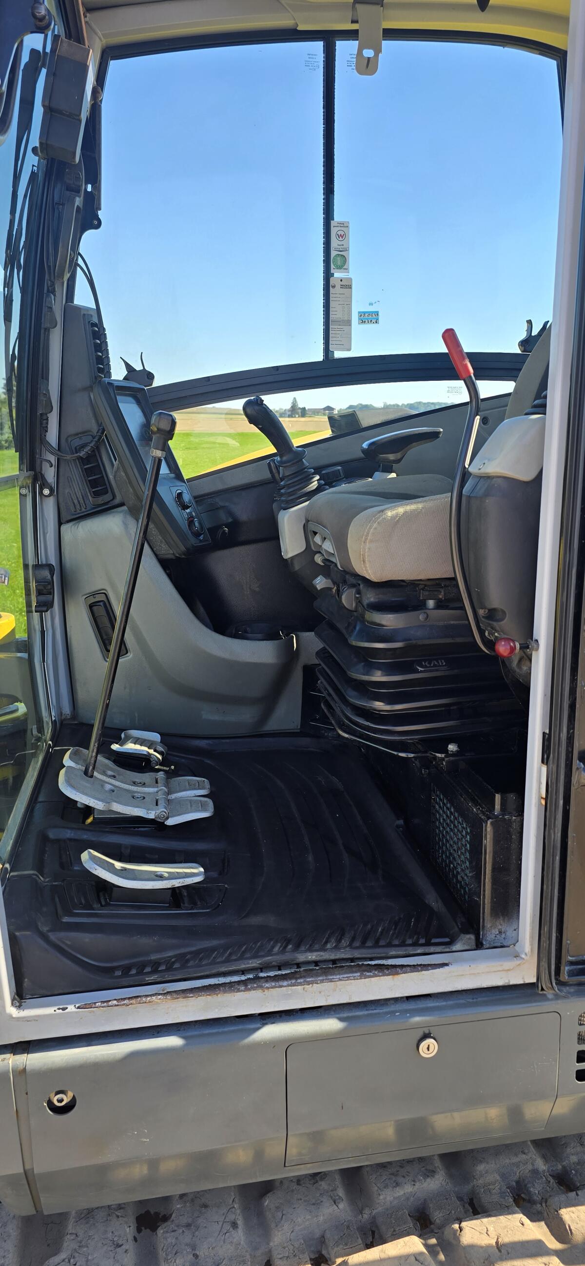 Wacker ET90 mit Verstellausleger und Powertilt 3