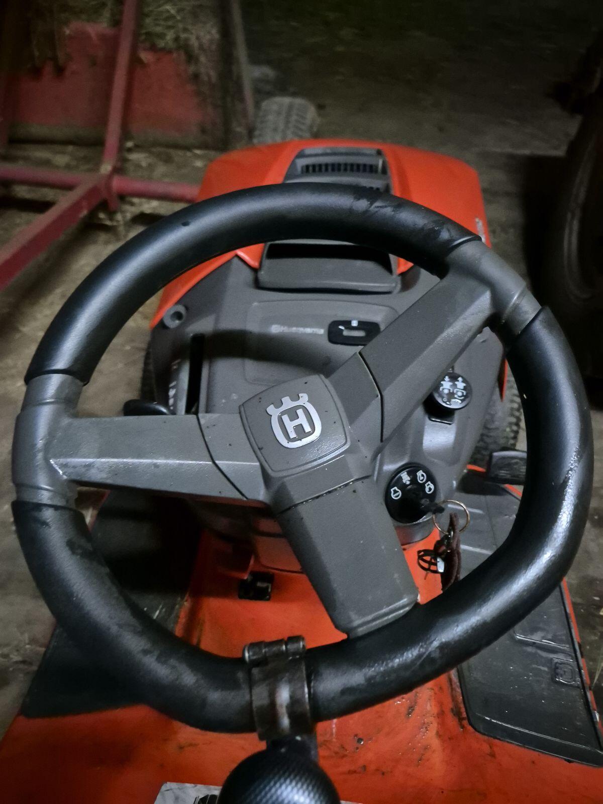 Husqvarna Rasentraktor CTH 126 3