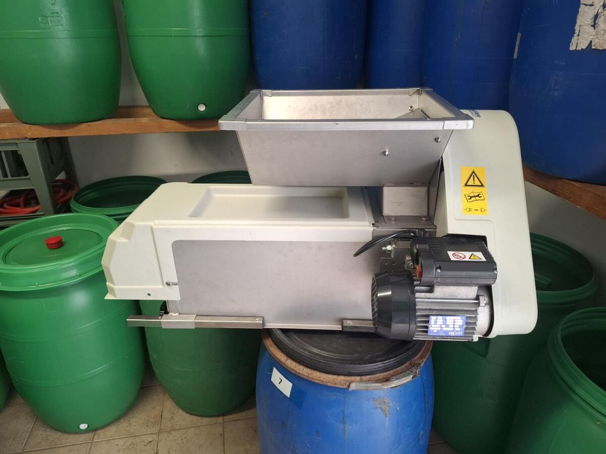 Verkaufe Entkernungsmaschine 2