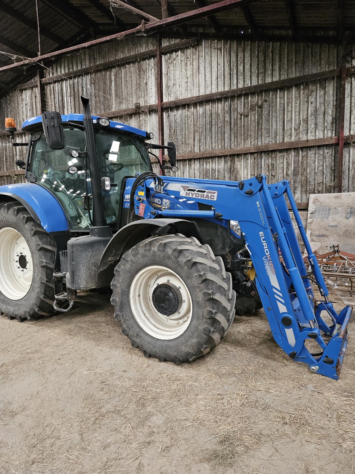 Traktor New Holland T7.210 1