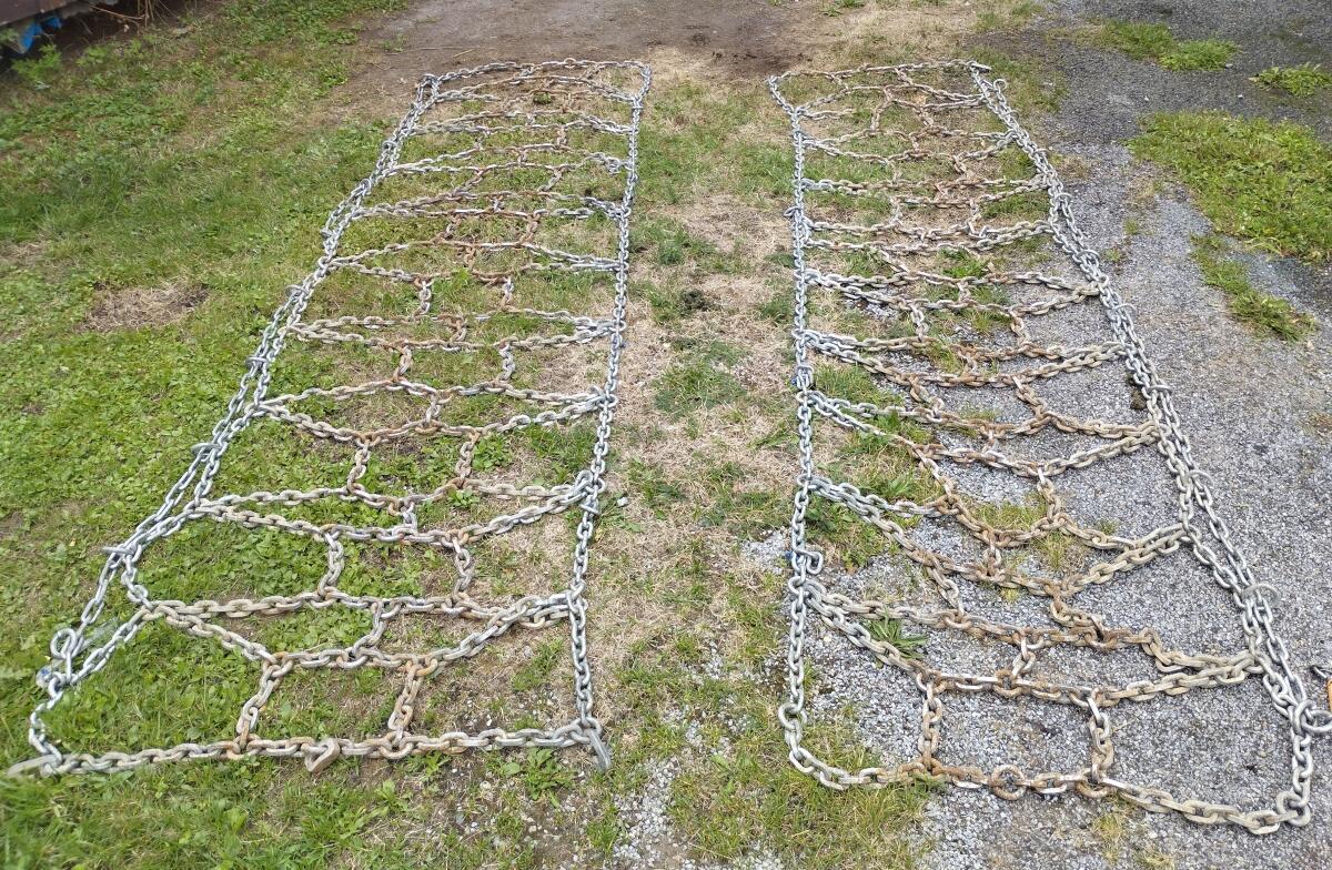 Schneeketten neuwertig 290/80 2