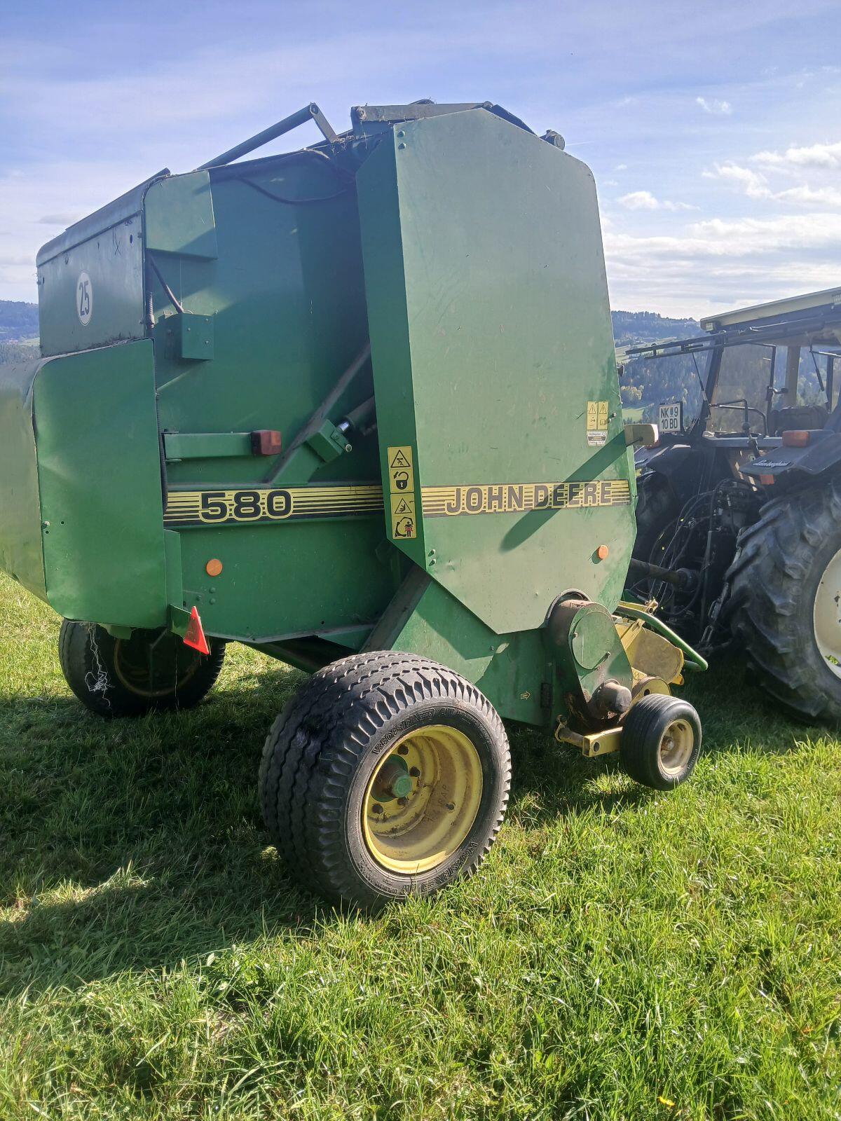 Rundballenpresse John Deere 580 3
