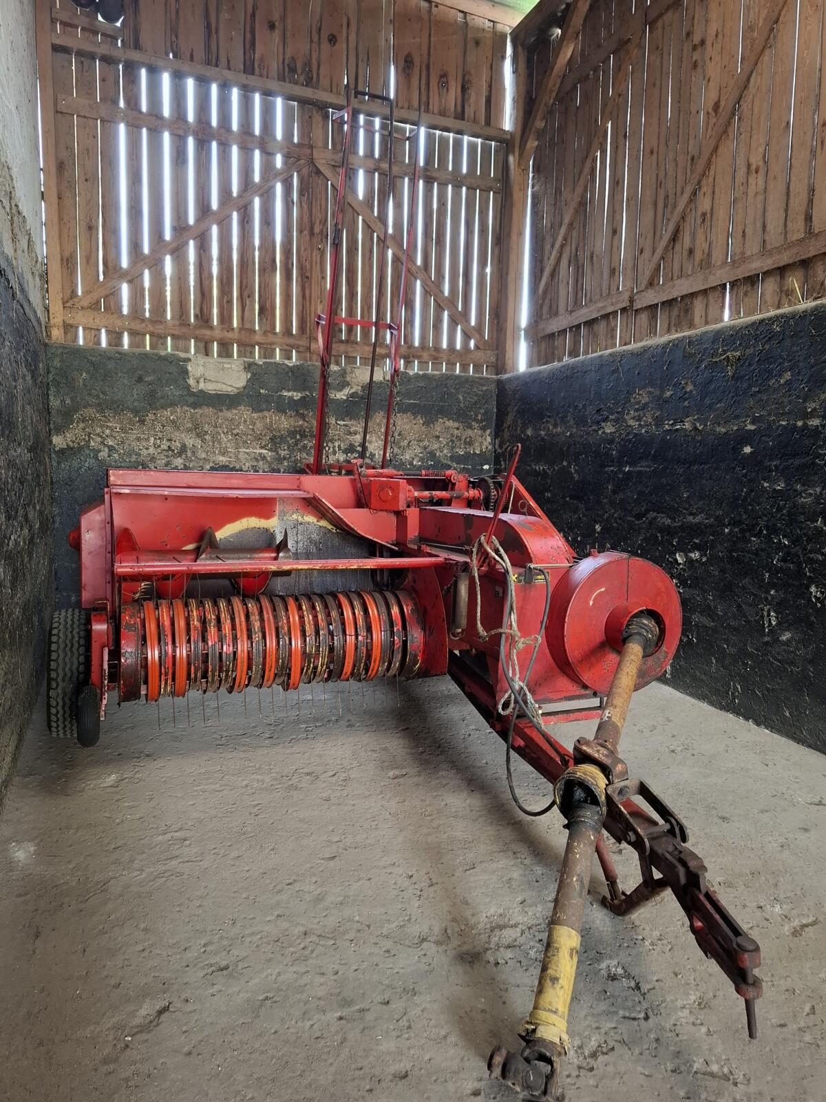Quaderballenpresse KÖLA Rivale 2 mit Förderbrücke 1
