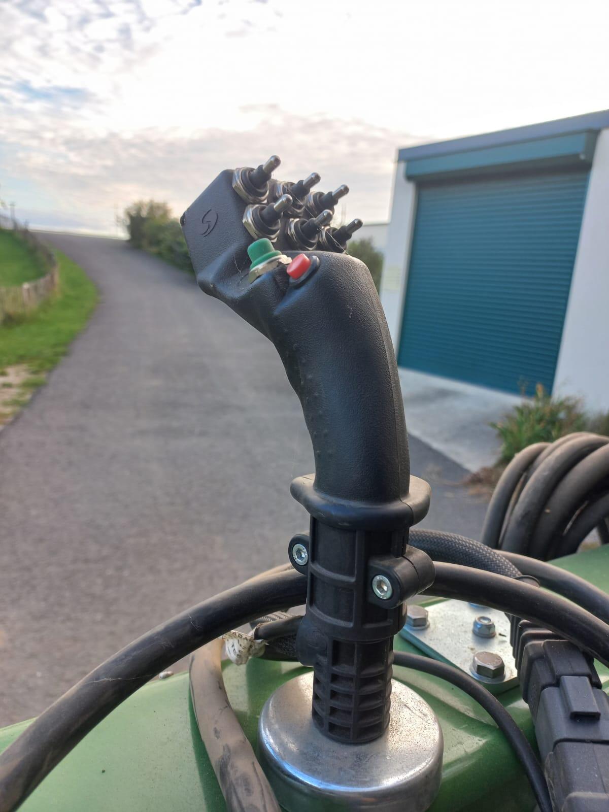 Überzeilen Geräteträger mit Stockbürste 3