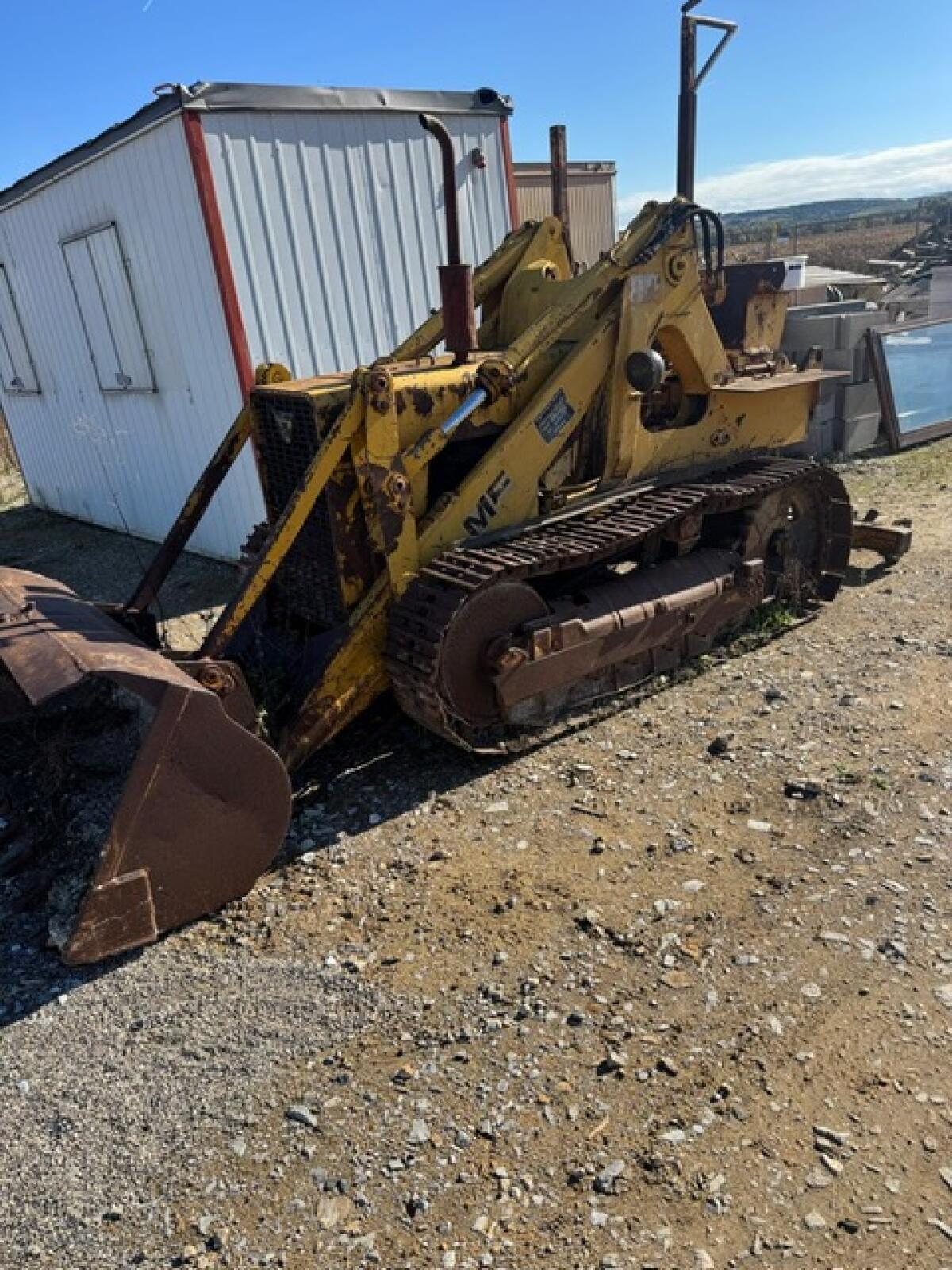 MF 200 Schubraupe 1