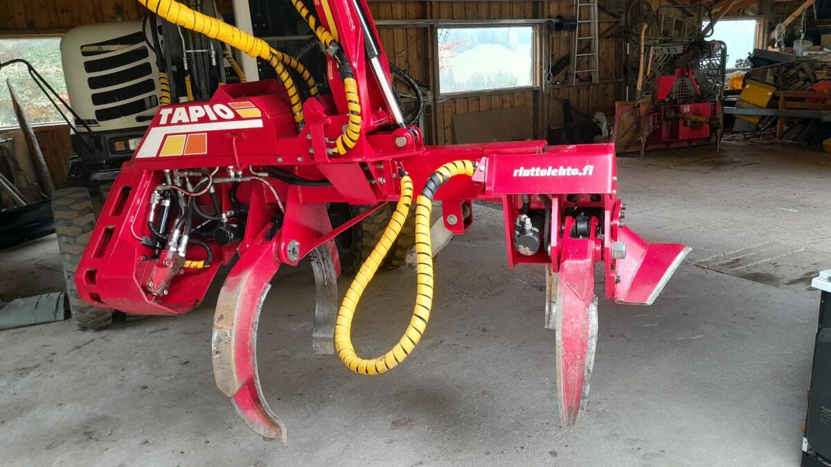 Terex Mobilbagger TW85 mit Tapio Schubharvester 2