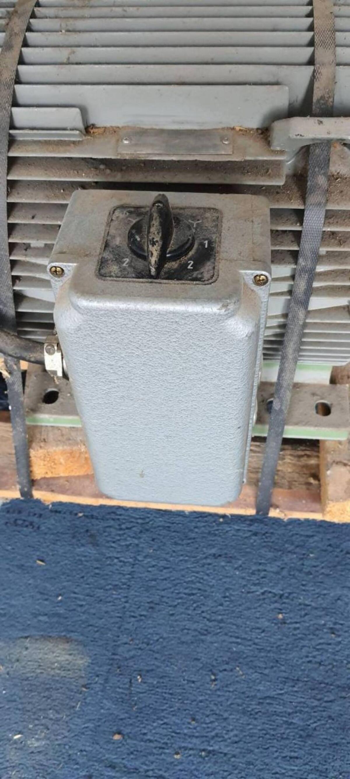 Neuer Siemens Dahlander-Elektromotor mit Dahlander-Schalter 2