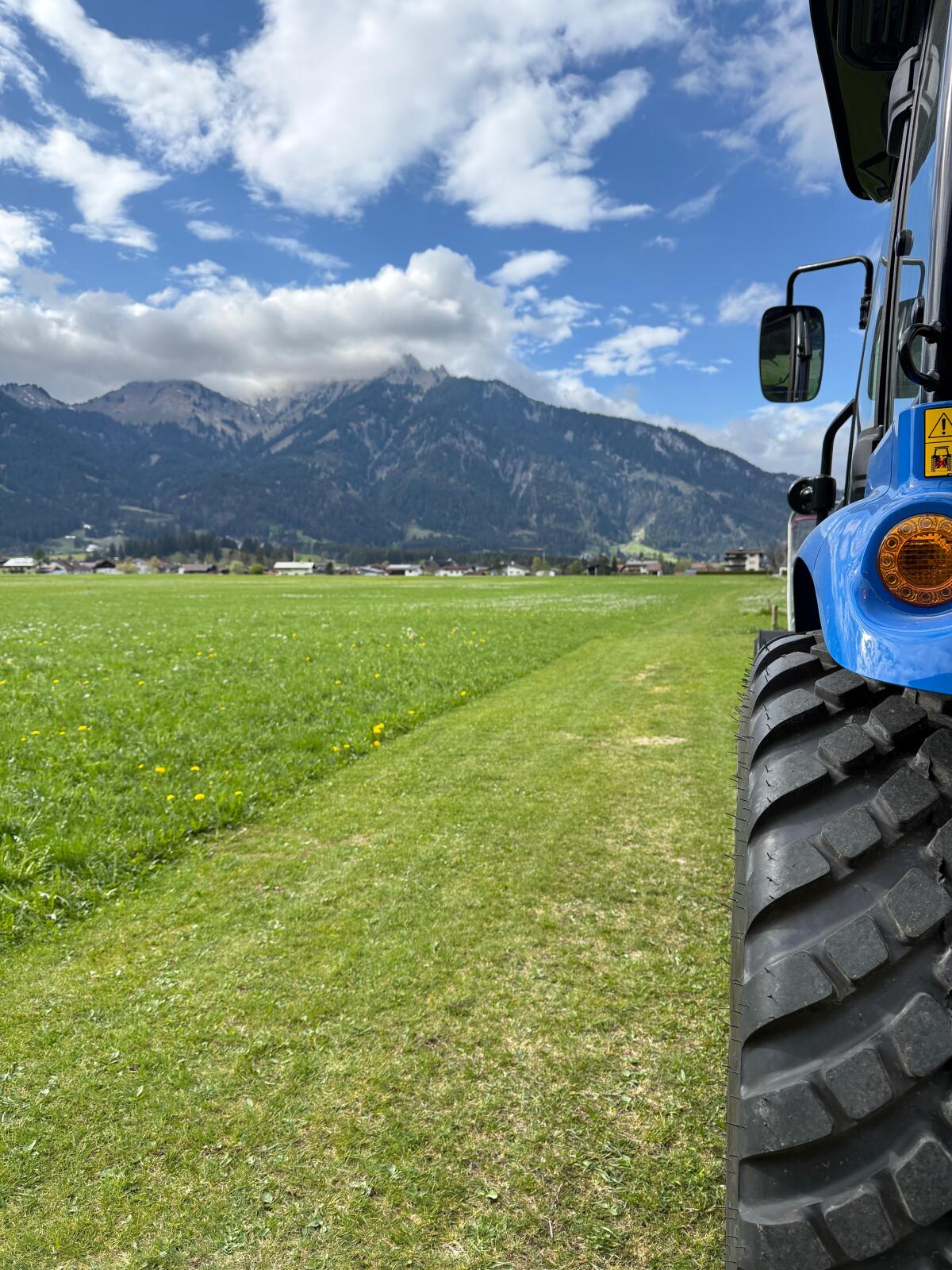 New Holland Boomer 50 3