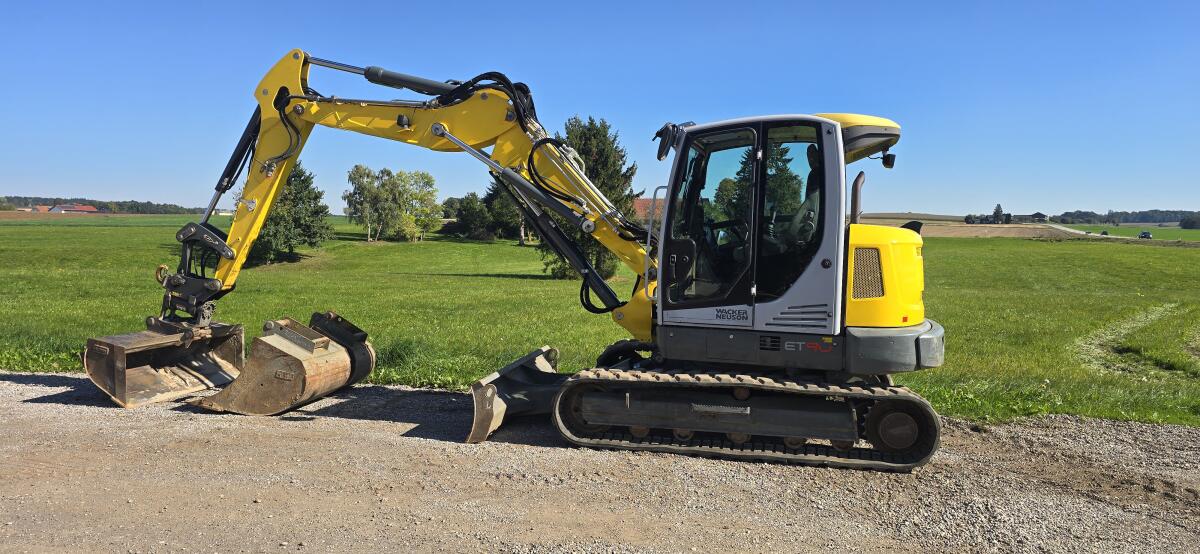 Wacker ET90 mit Verstellausleger und Powertilt 2