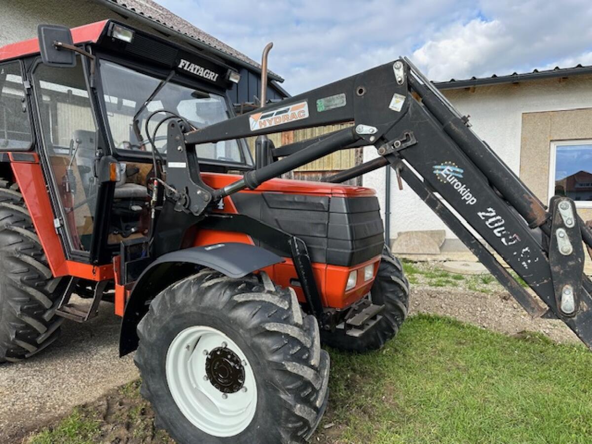 Fiat 65-94 mit Hydrac Frontlader 2
