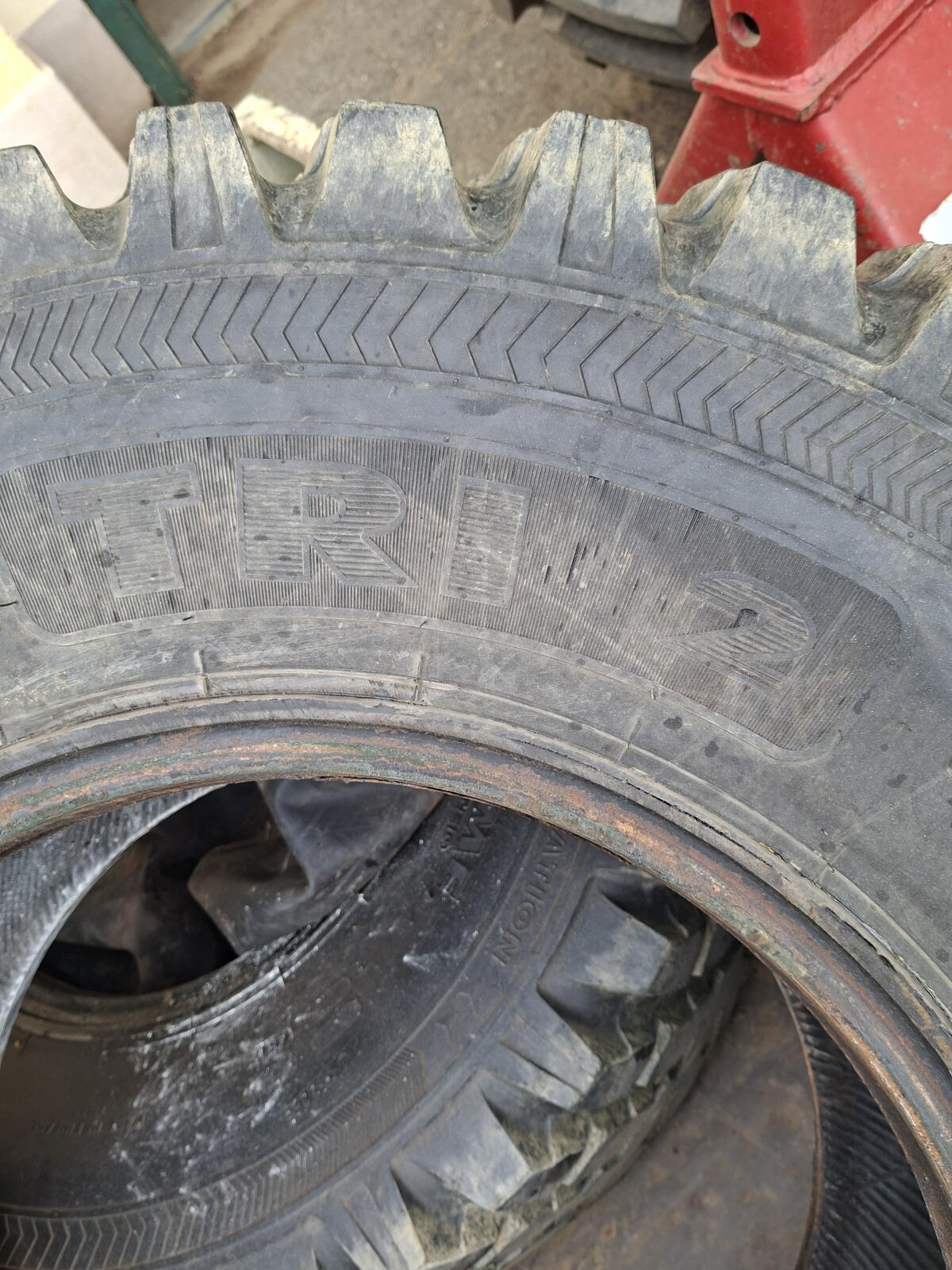 Nokian TRI 2 Extreme 400/80R24 Straßenreifen für Traktor 2 S 2