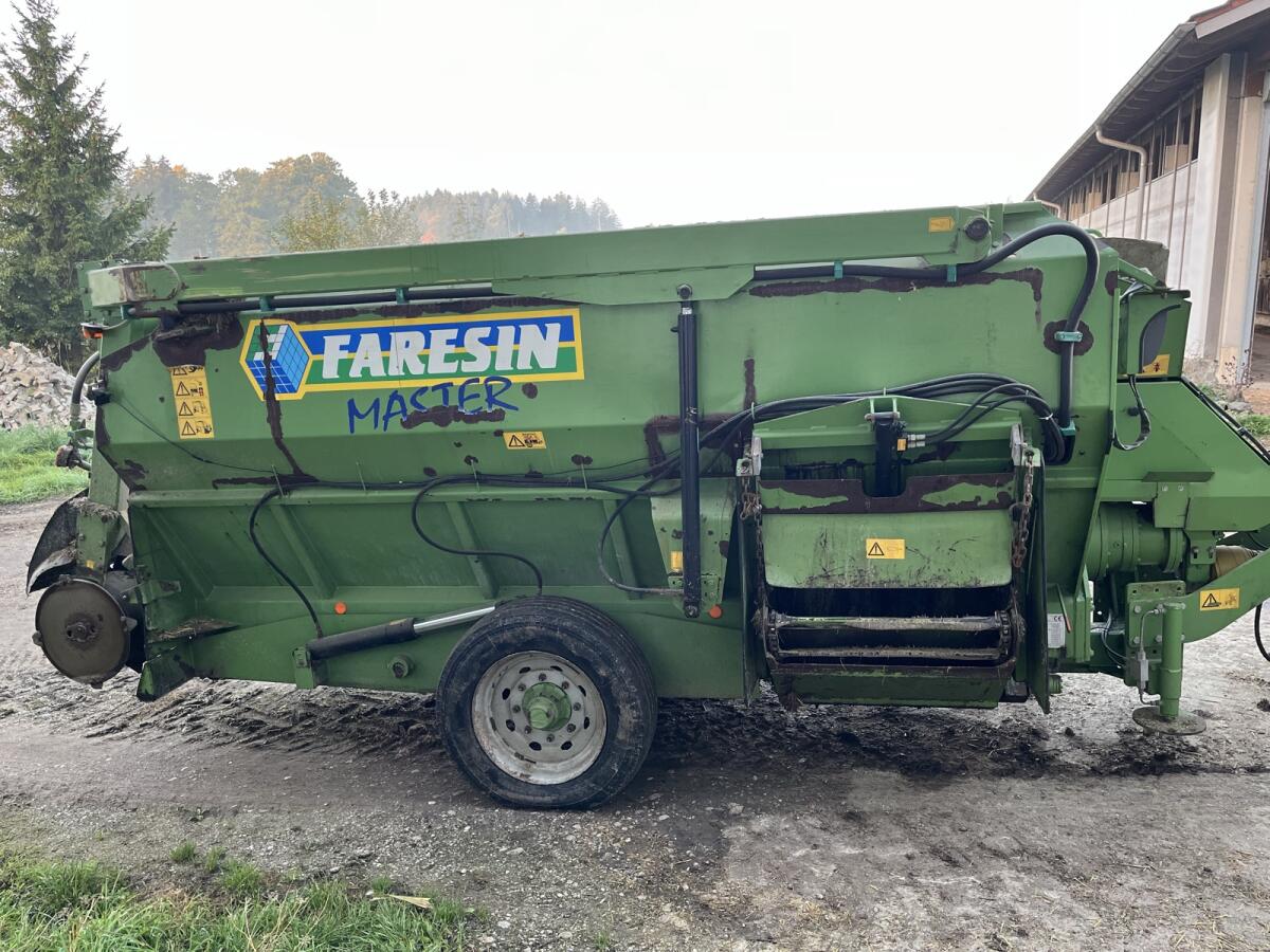 Futtermischwagen Faresin 1050 2