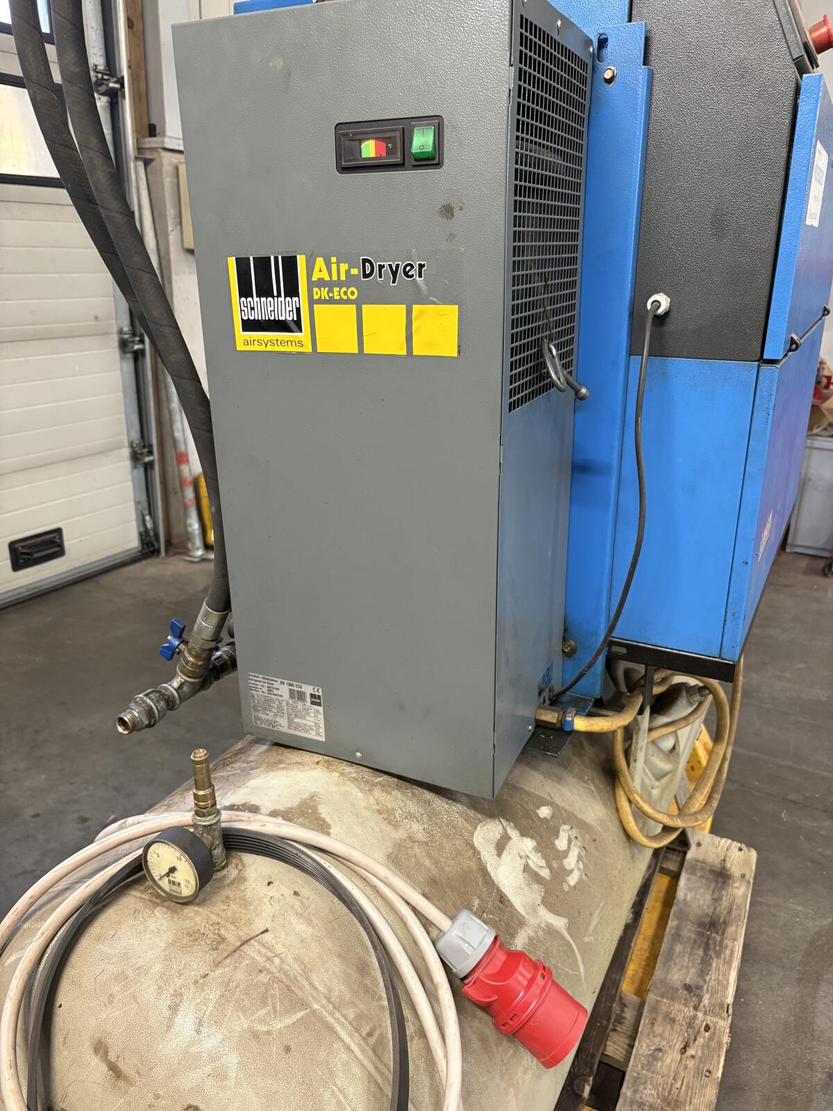 Schraubenkompressor mit Trockner Air-Master AM 11-13 F1-500 DK 2