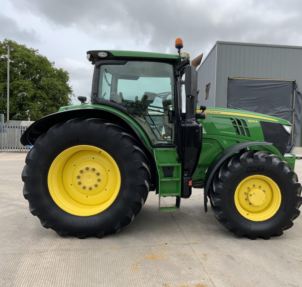 2016 John Deere 6215R 3