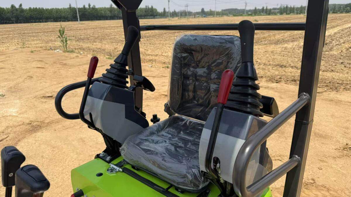 Mini-Bagger 3