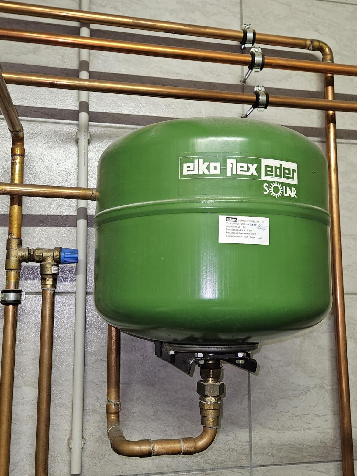 Solaranlange, Ausstiegsfenster, Schubtor, Dachrinenhaken usw 2