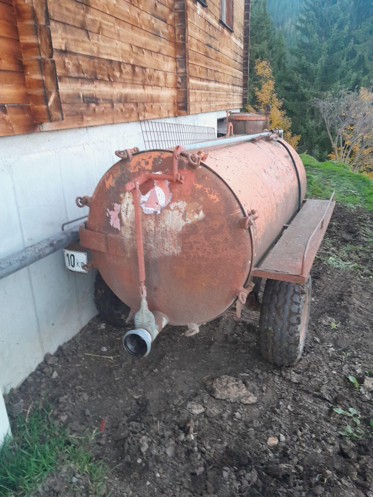 Verkaufe Bauer Güllefass 2200l 2