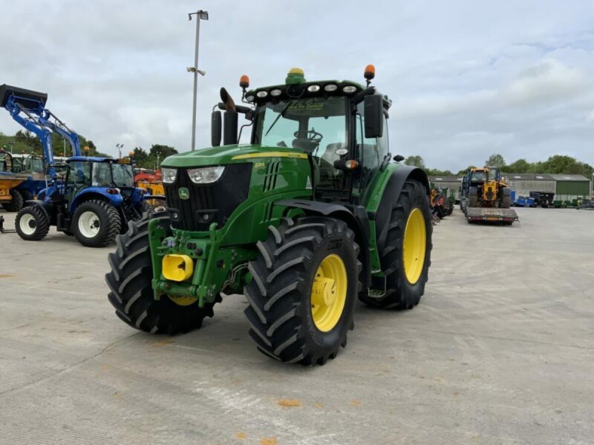 2016 John Deere 6215R 1