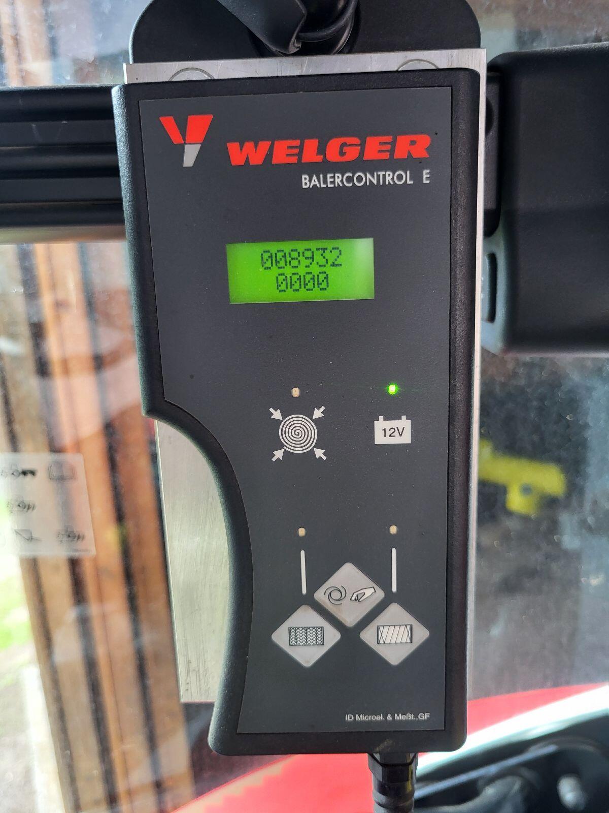 Rundballenpresse Lely Welger RP 245 2